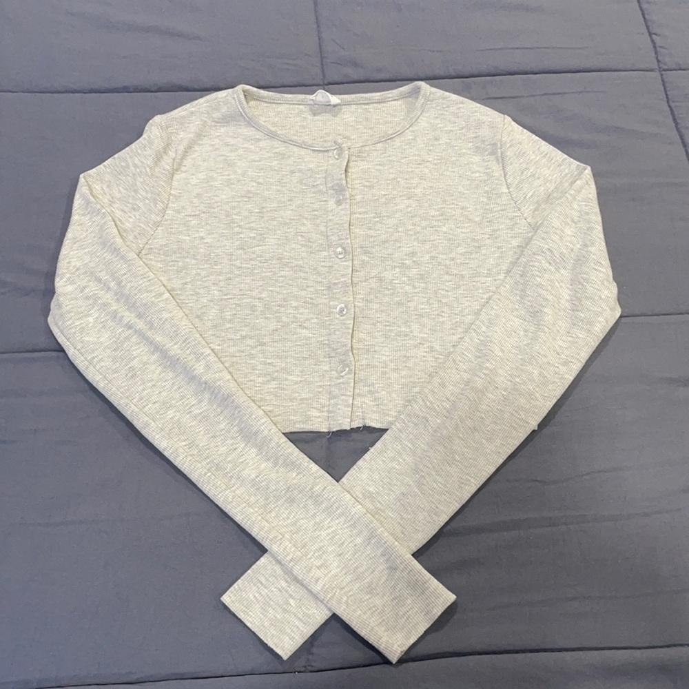 Cropped long sleeve! Perfect for winter ❄️